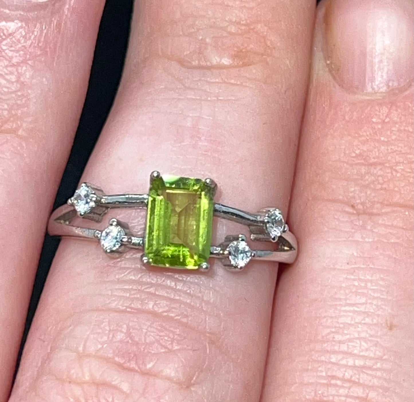 High Quality Faceted Cut Peridot Ring S925 Sterling Silver